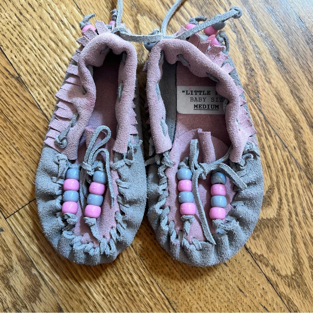 Little Feet Pink & Gray Suede Moccasins, Baby Feet Sz M Toddler 5.5 Beaded